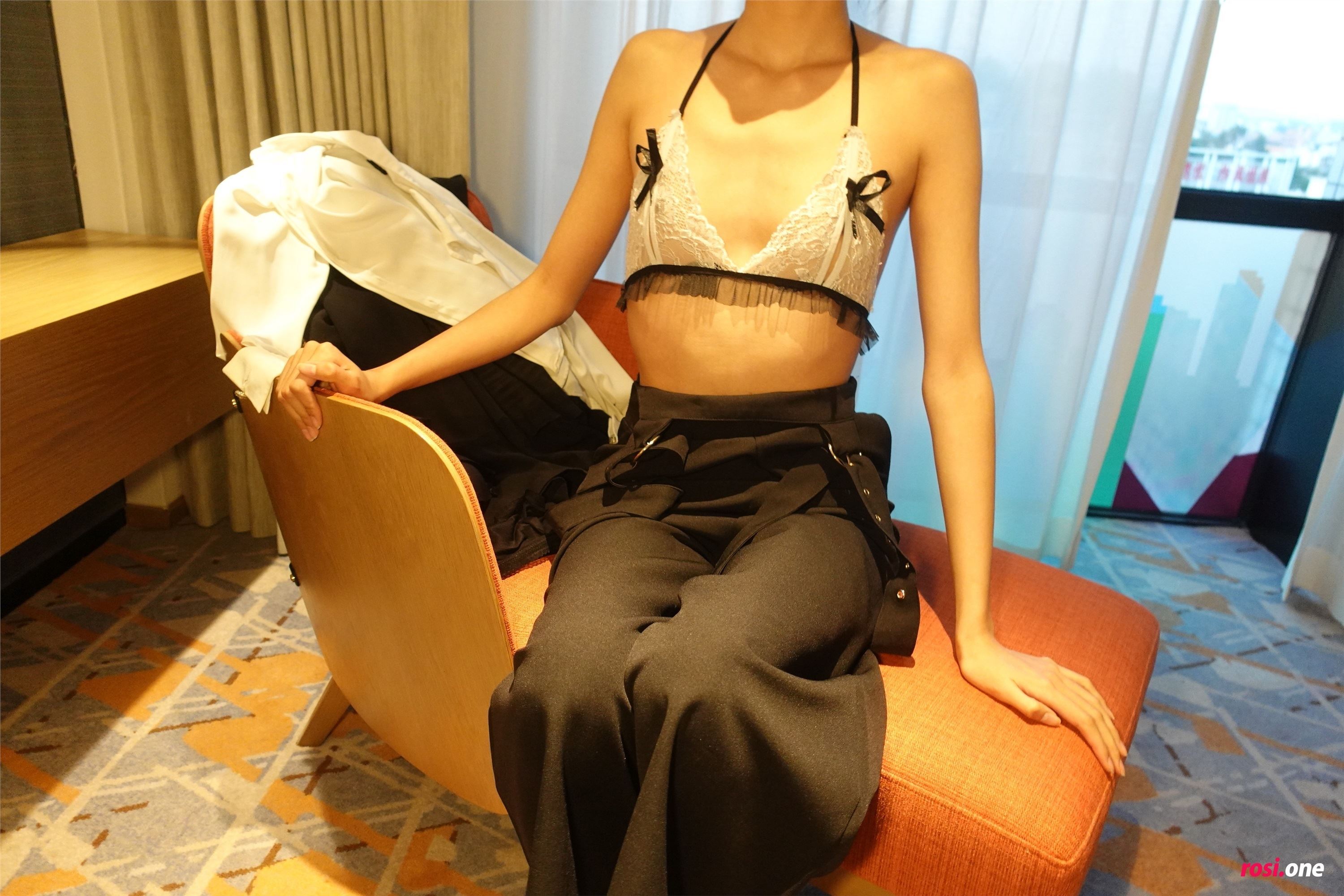 ROSI写真 2021.11.14 NO.3632